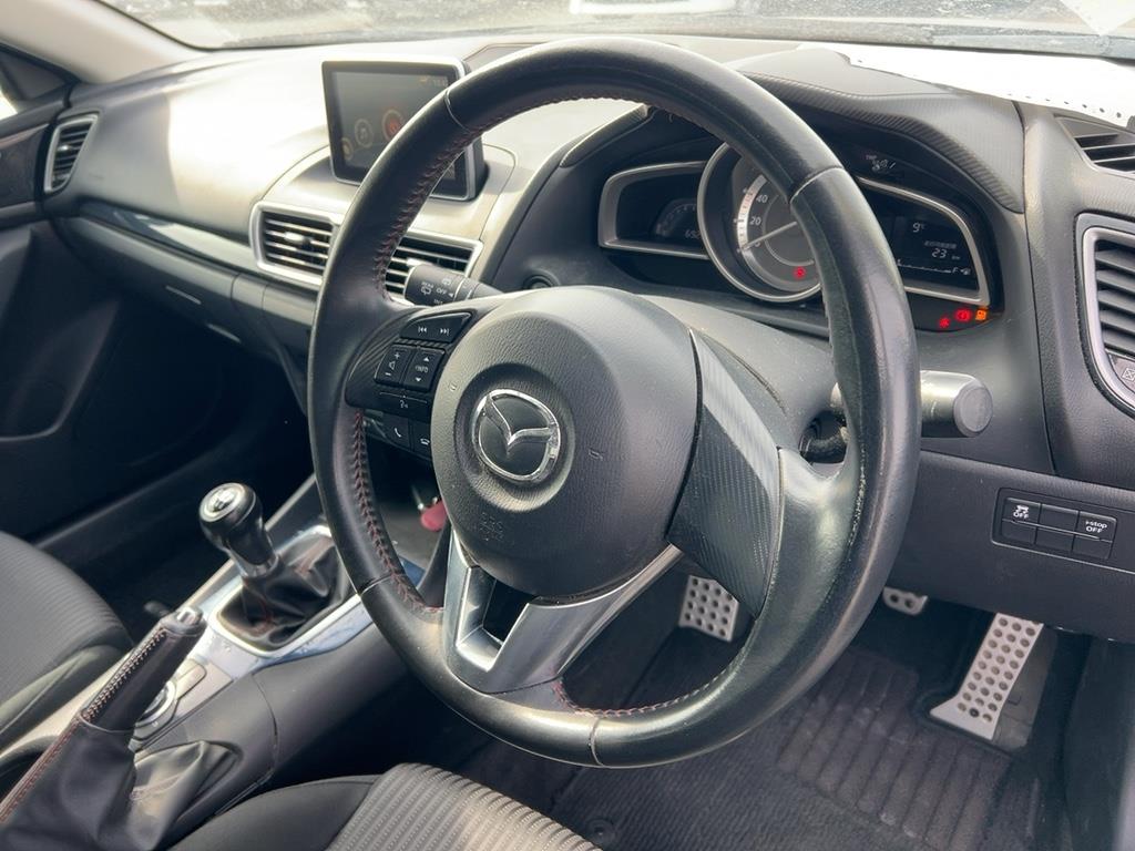 2014 Mazda Axela