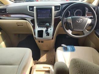 2013 Toyota Alphard - Thumbnail