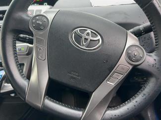2016 Toyota PRIUS A - Thumbnail
