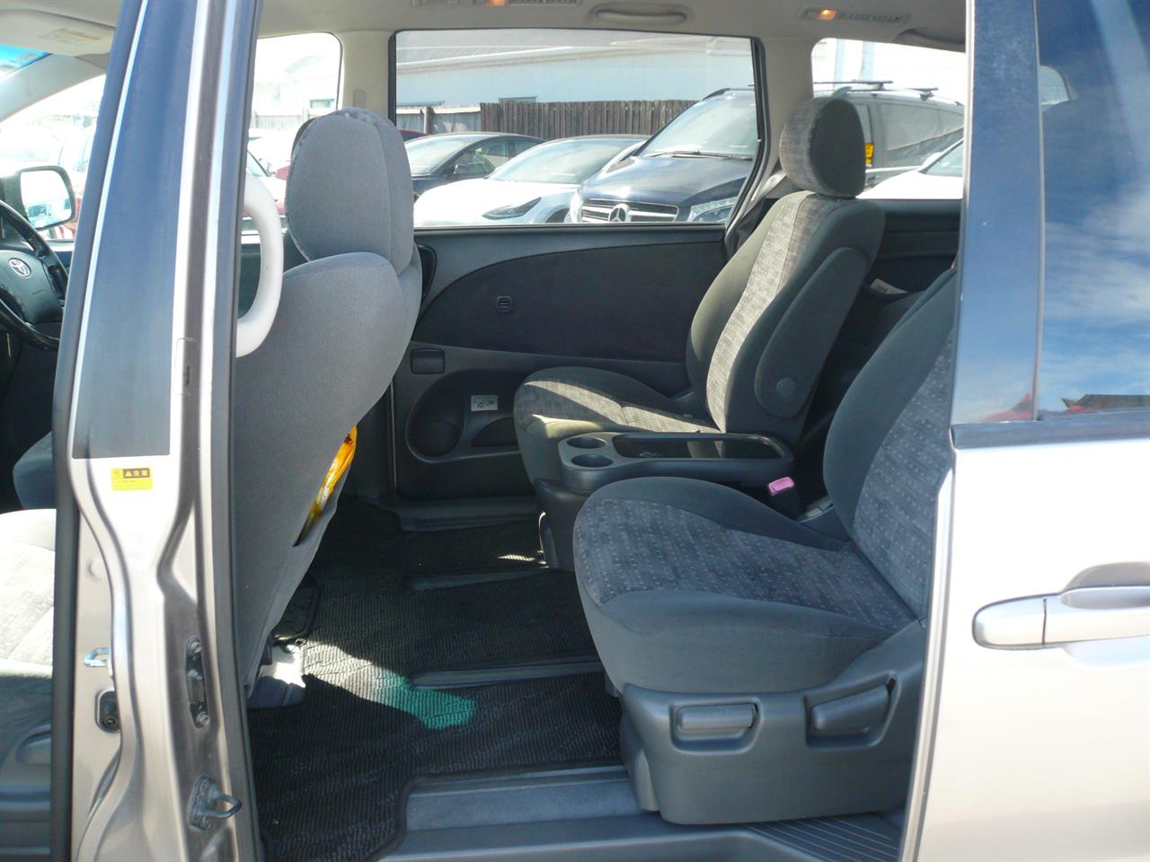 2004 Toyota ESTIMA