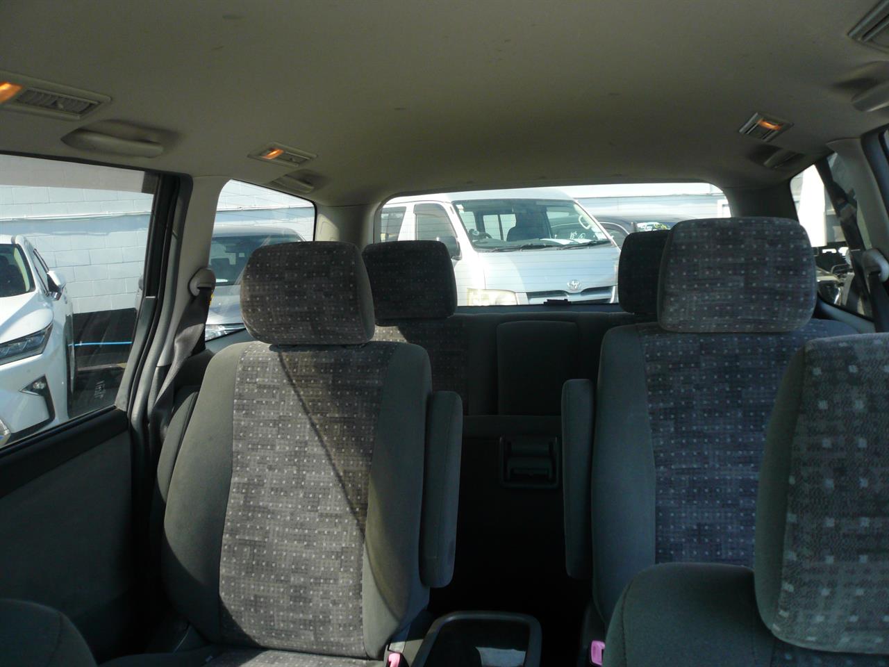 2004 Toyota ESTIMA
