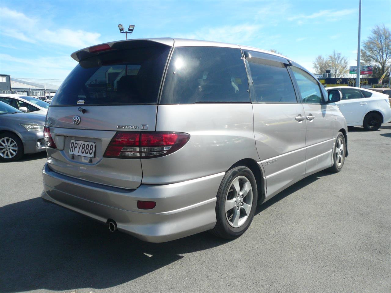 2004 Toyota ESTIMA