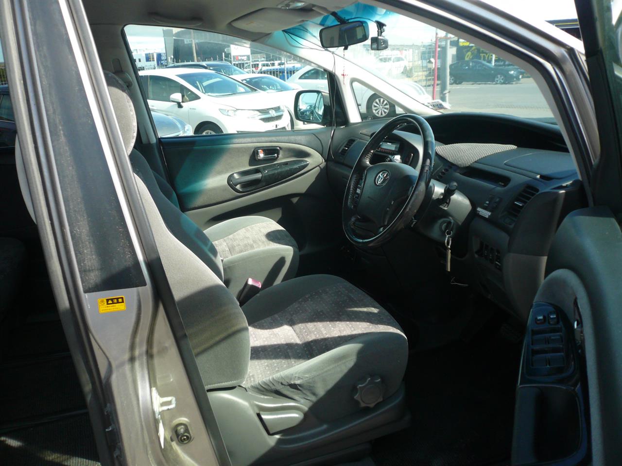 2004 Toyota ESTIMA