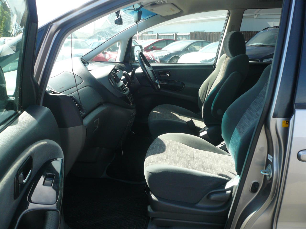 2004 Toyota ESTIMA