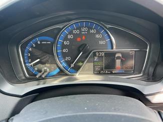 2015 Toyota COROLLA - Thumbnail