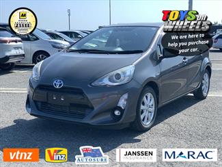 2015 Toyota Aqua - Thumbnail