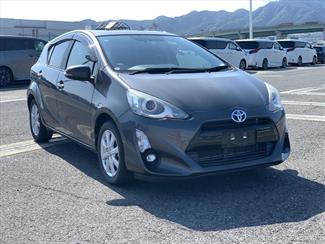 2015 Toyota Aqua - Thumbnail