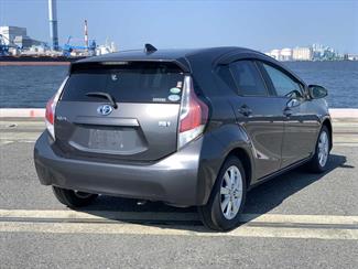 2015 Toyota Aqua - Thumbnail