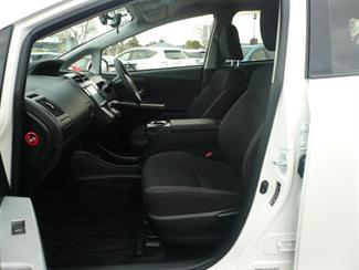 2015 Toyota Prius - Thumbnail