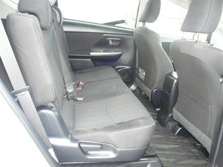 2015 Toyota Prius - Thumbnail