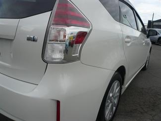 2015 Toyota Prius - Thumbnail