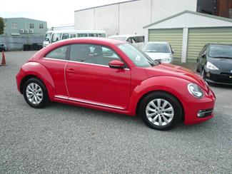 2013 Volkswagen beetle - Thumbnail