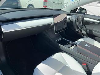 2021 Tesla Model 3 - Thumbnail