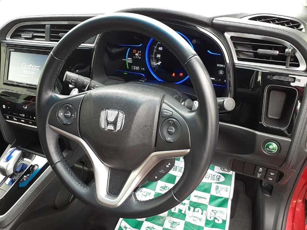 2017 Honda Fit shuttle hybrid 1500cc