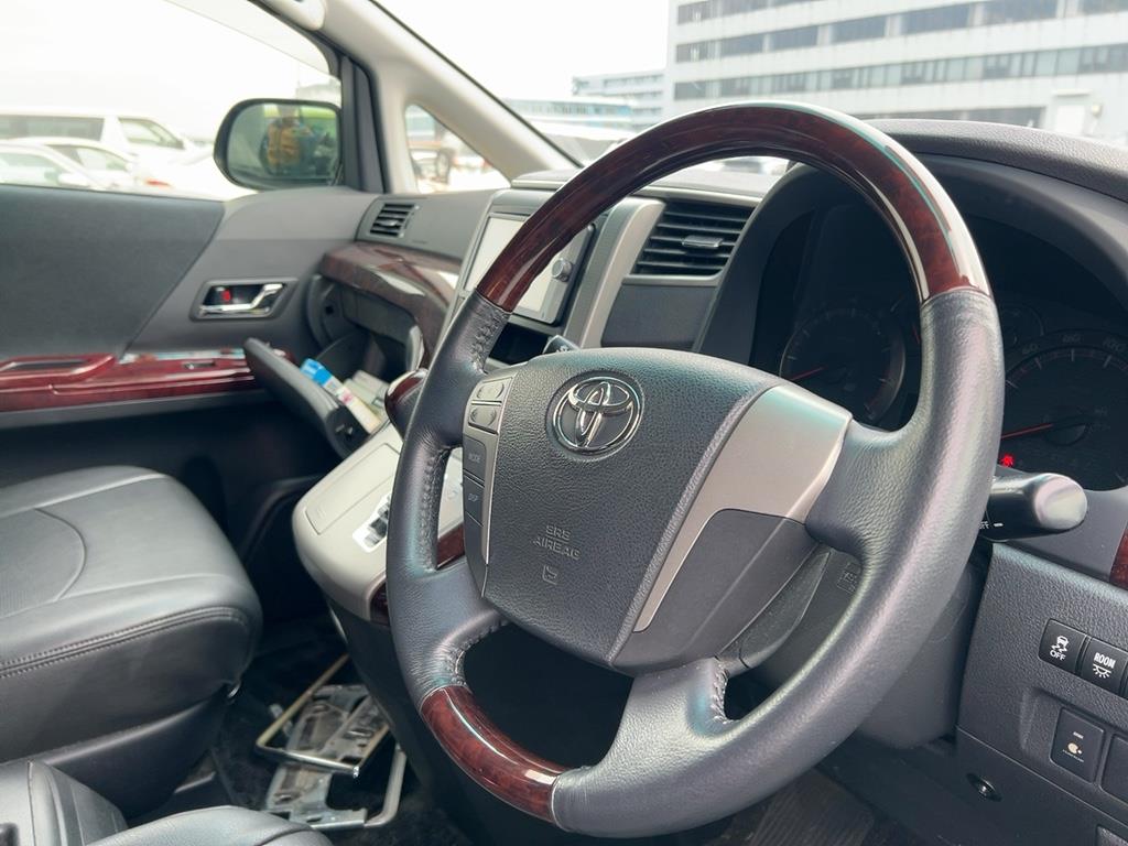 2014 Toyota VELLFIRE