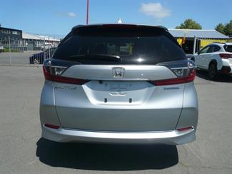 2022 Honda Fit shuttle hybrid 1500cc - Thumbnail