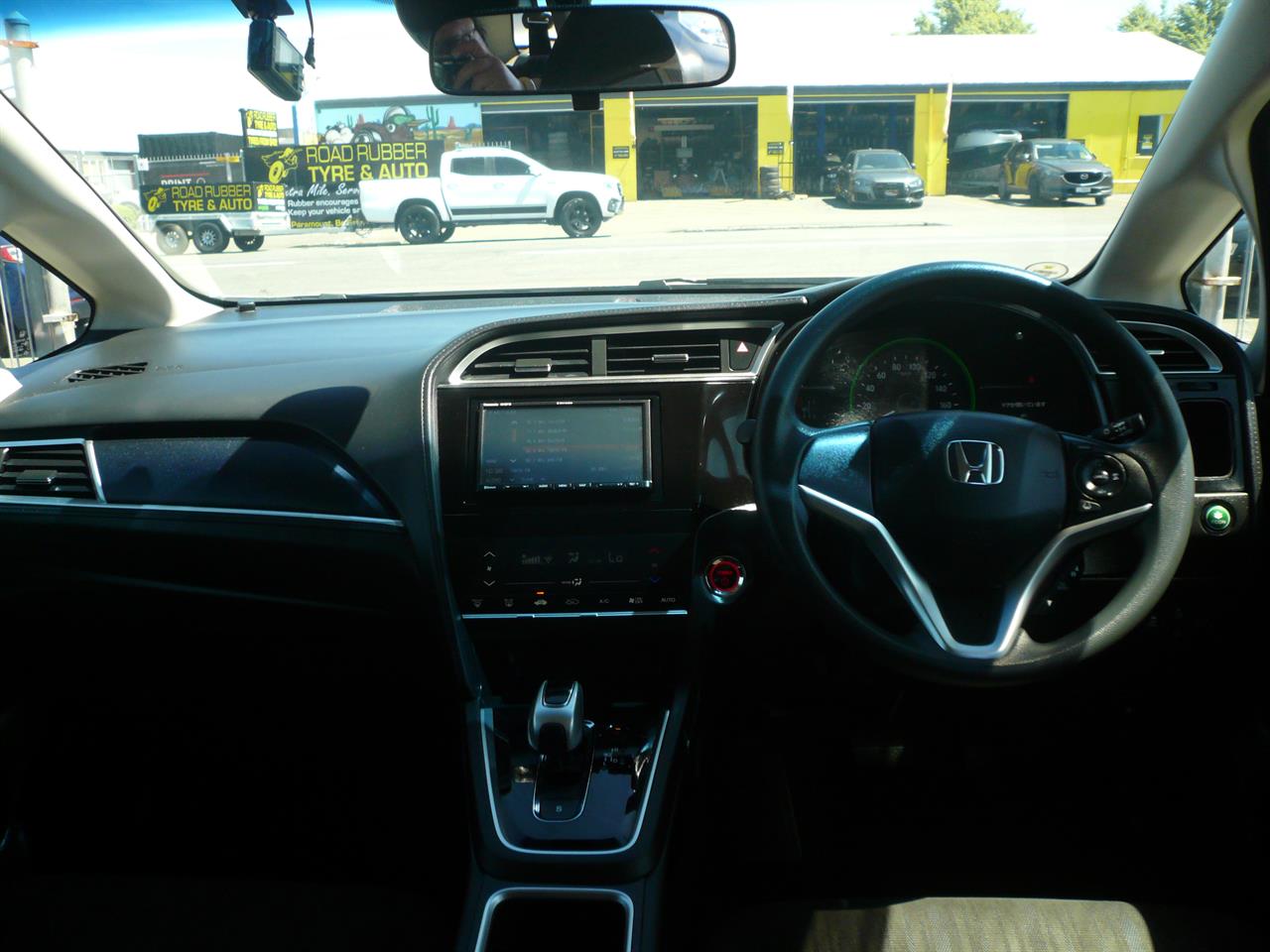 2022 Honda Fit shuttle hybrid 1500cc