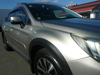 2016 Subaru OUTBACK - Thumbnail
