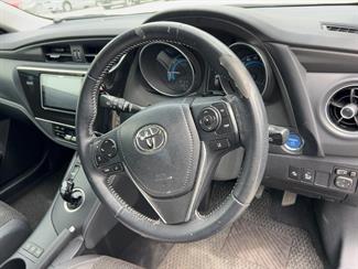 2016 Toyota COROLLA - Thumbnail