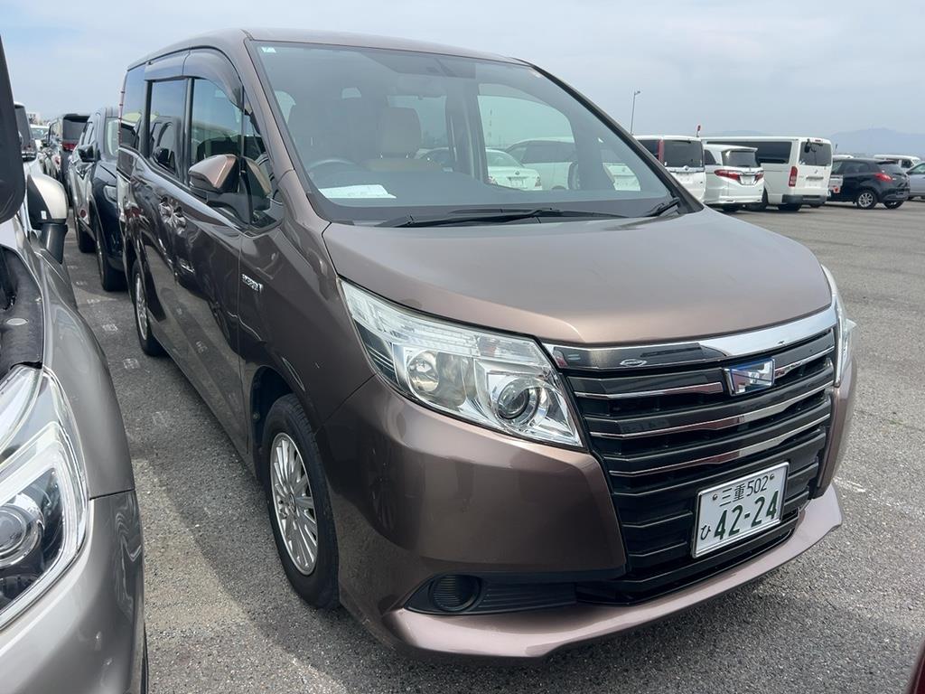 2014 Toyota Noah