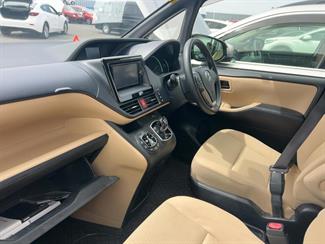 2014 Toyota Noah - Thumbnail
