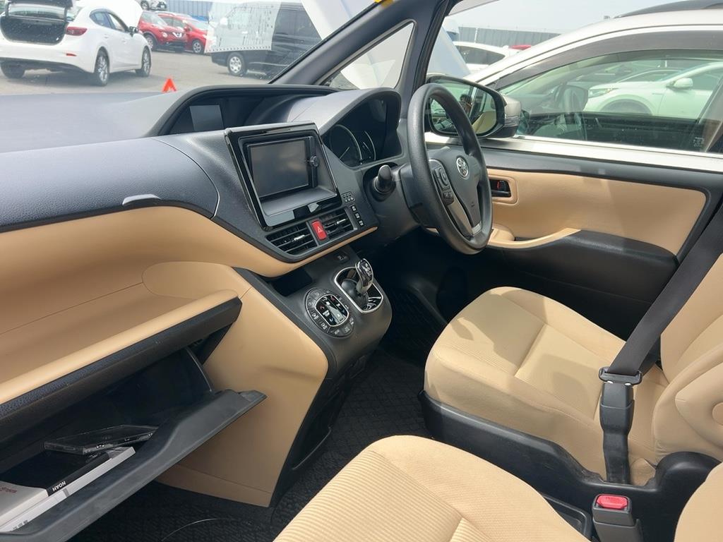 2014 Toyota Noah