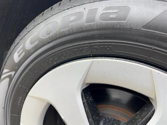 2014 Toyota Prius - Thumbnail