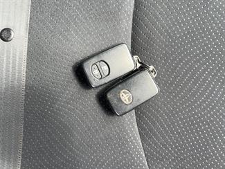 2014 Toyota Prius - Thumbnail