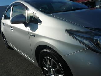 2015 Toyota Prius - Thumbnail
