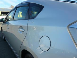 2015 Toyota Prius - Thumbnail
