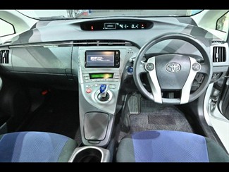 2015 Toyota Prius - Thumbnail