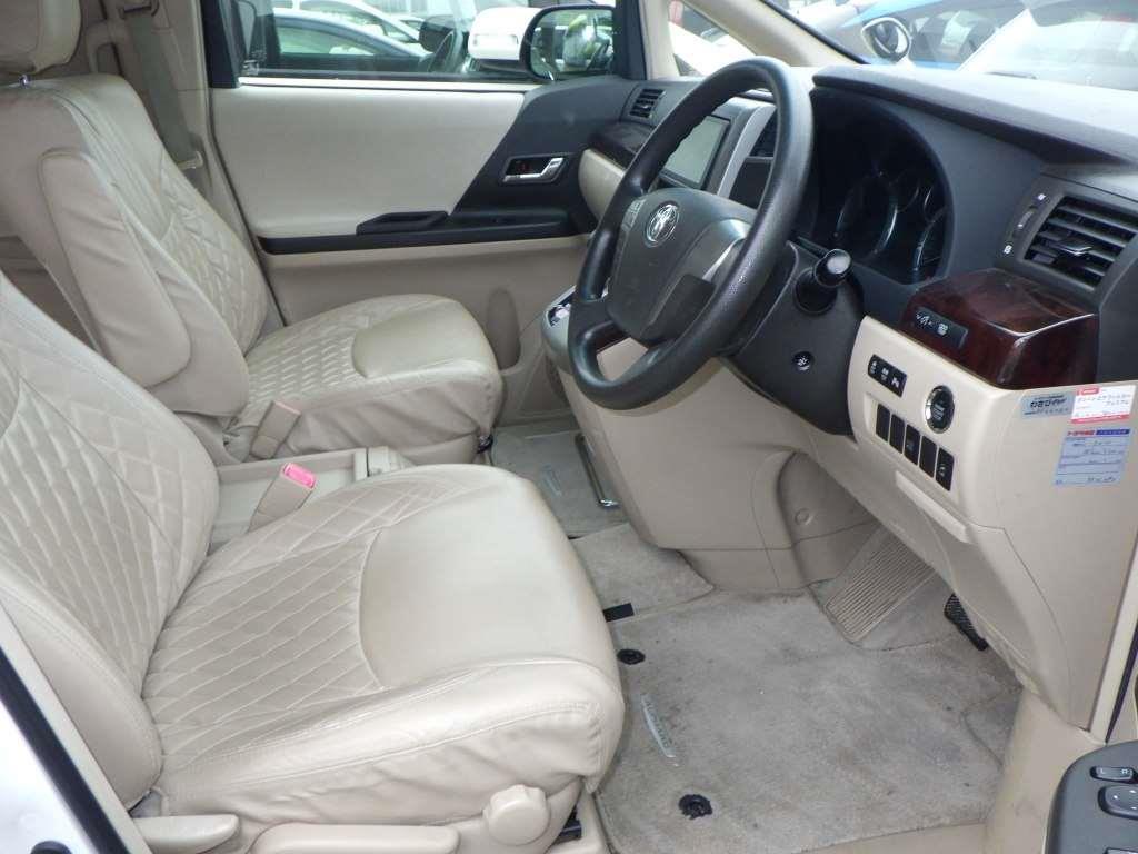 2012 Toyota Alphard
