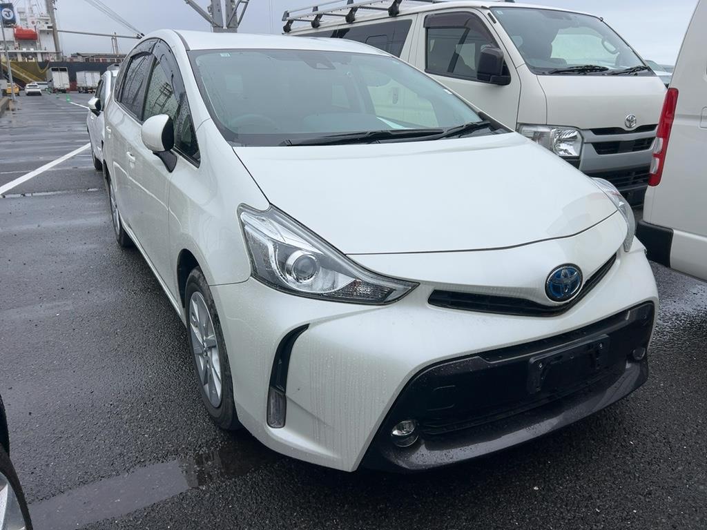 2020 Toyota PRIUS ALPHA