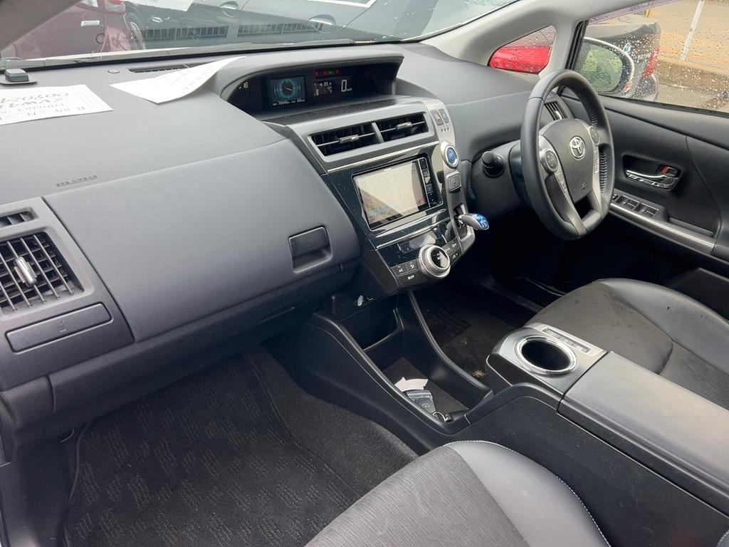 2020 Toyota PRIUS ALPHA