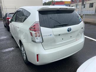 2020 Toyota PRIUS ALPHA - Thumbnail