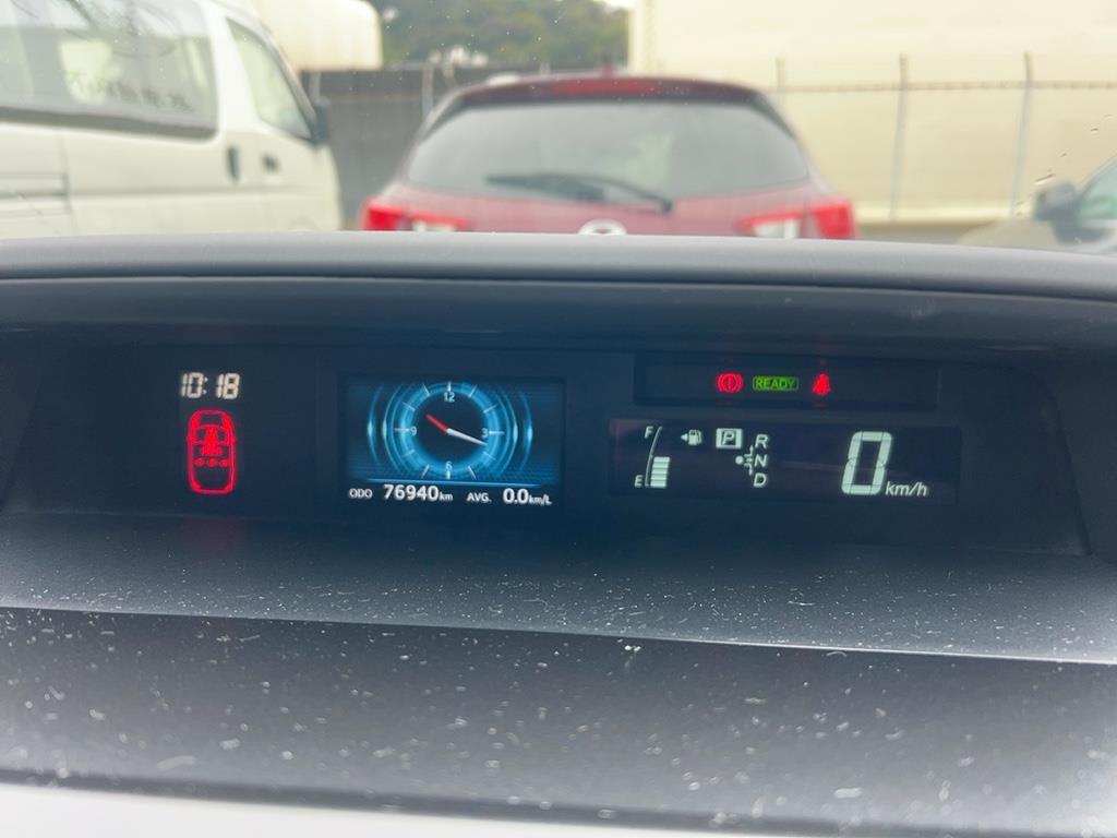 2020 Toyota PRIUS ALPHA