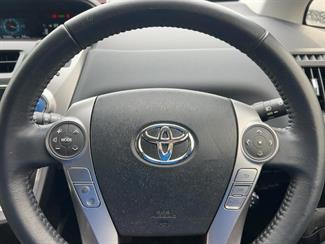 2020 Toyota PRIUS ALPHA - Thumbnail