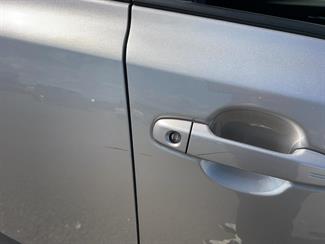 2017 Toyota C-HR - Thumbnail