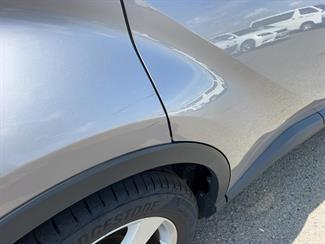 2017 Toyota C-HR - Thumbnail