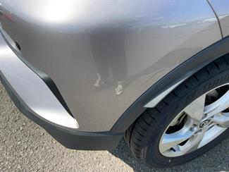 2017 Toyota C-HR - Thumbnail