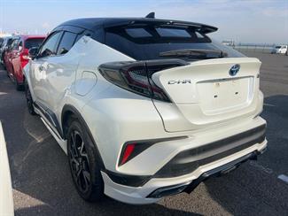 2018 Toyota C-HR - Thumbnail