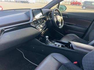 2018 Toyota C-HR - Thumbnail