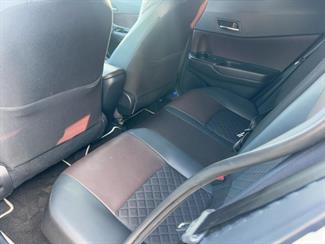 2018 Toyota C-HR - Thumbnail