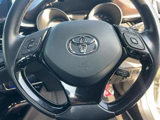 2018 Toyota C-HR - Thumbnail