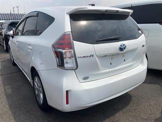 2015 Toyota Prius - Thumbnail