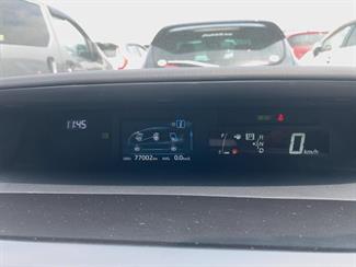 2015 Toyota Prius - Thumbnail