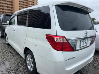 2014 Toyota Alphard - Thumbnail