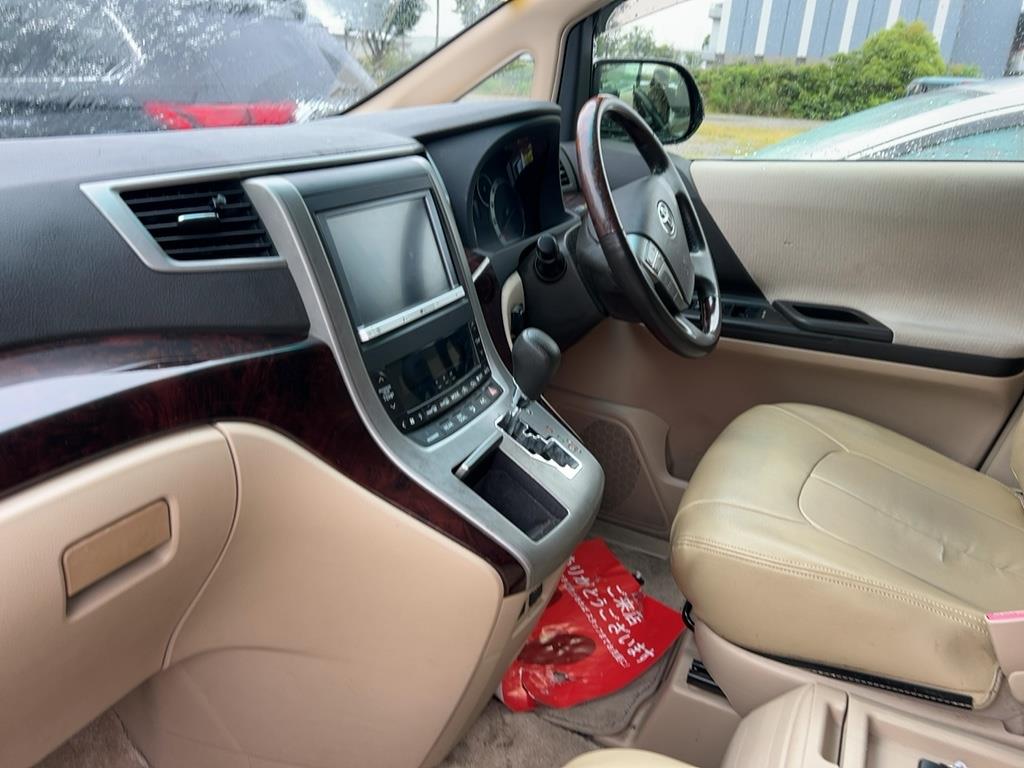 2014 Toyota Alphard