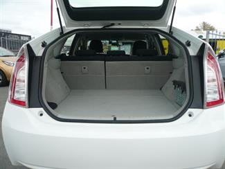 2015 Toyota Prius - Thumbnail