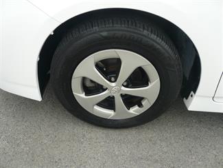 2015 Toyota Prius - Thumbnail